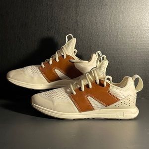 York Athletics The Frank Trainer Size 8